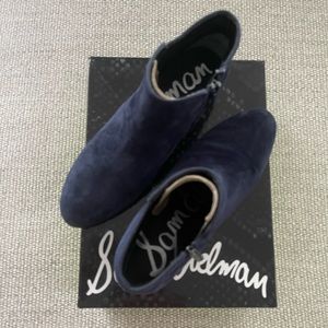 Sam Edelman Like New Petty, Inky Navy Suede Ankle Boot. Size 7M.